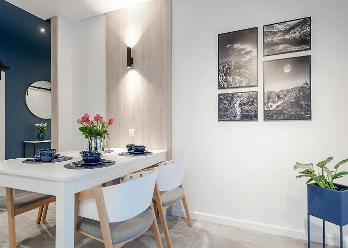 Blue Moon イェレニャ・グーラ