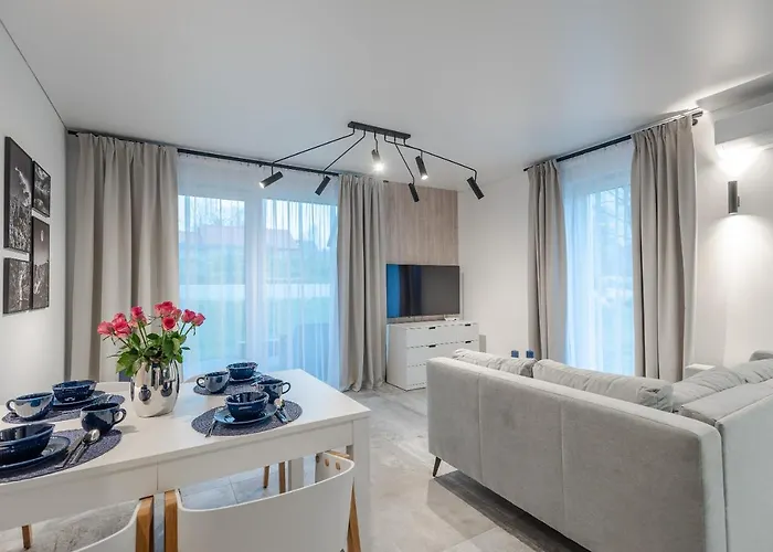 Blue Moon イェレニャ・グーラ