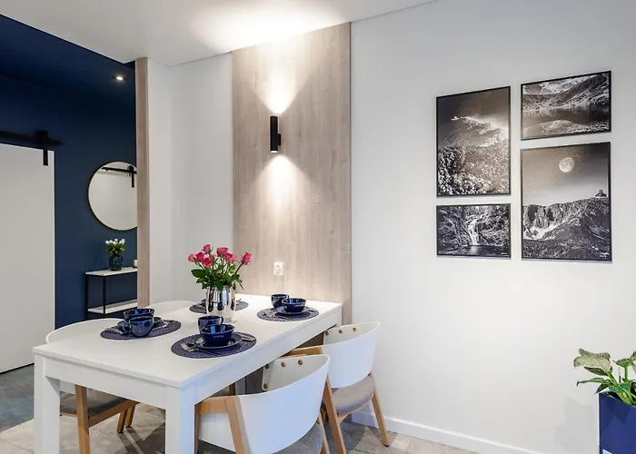 Blue Moon イェレニャ・グーラ