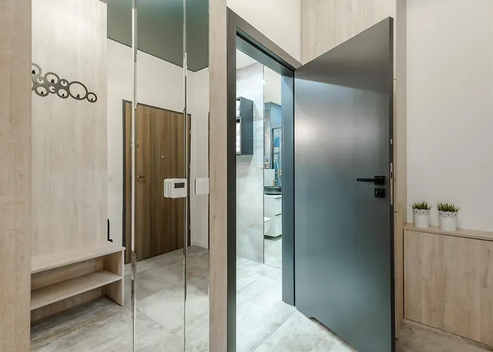 Blue Moon イェレニャ・グーラ